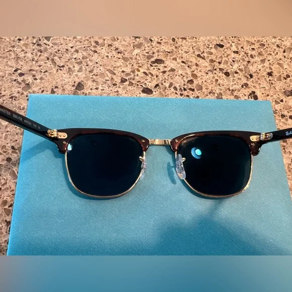 Ray-Ban clubmaster polarized Tortoise and Gold Sunglasses - Picture 3 of 7